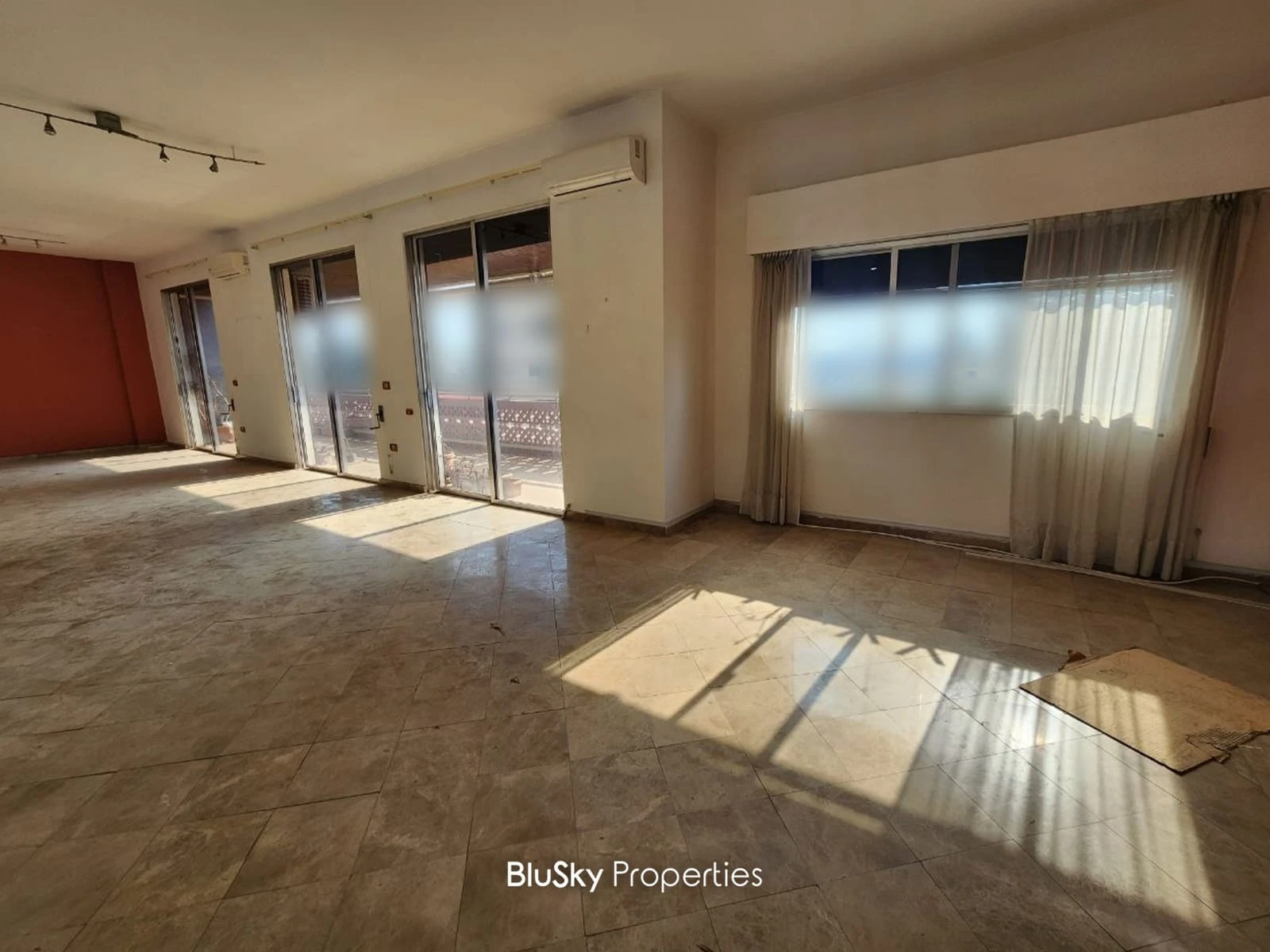 Apartment 265m² for Sale in Horch Tabet — photo 2
