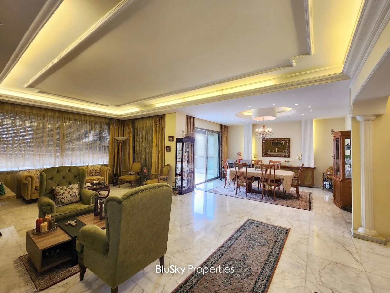 Apartment 300m² for Rent in Horch Tabet