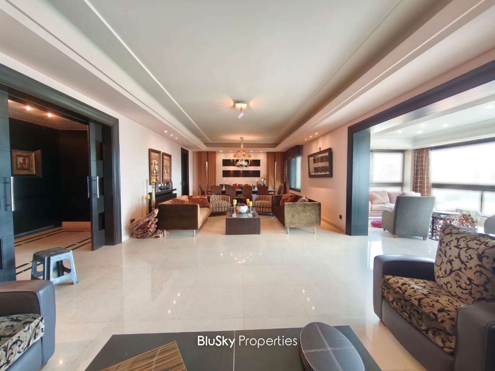Apartment 300m² for Rent in Horch Tabet