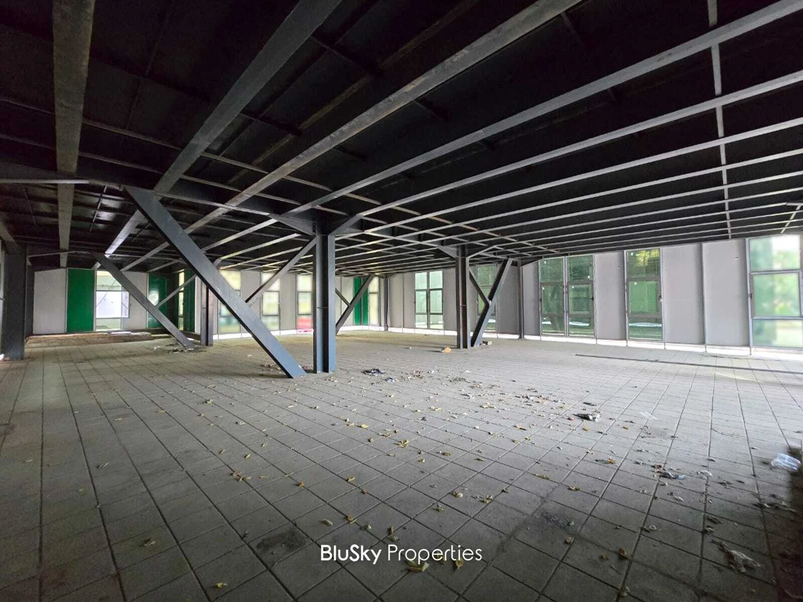 Showroom 700m² for Rent in Horch Tabet — الصورة 4
