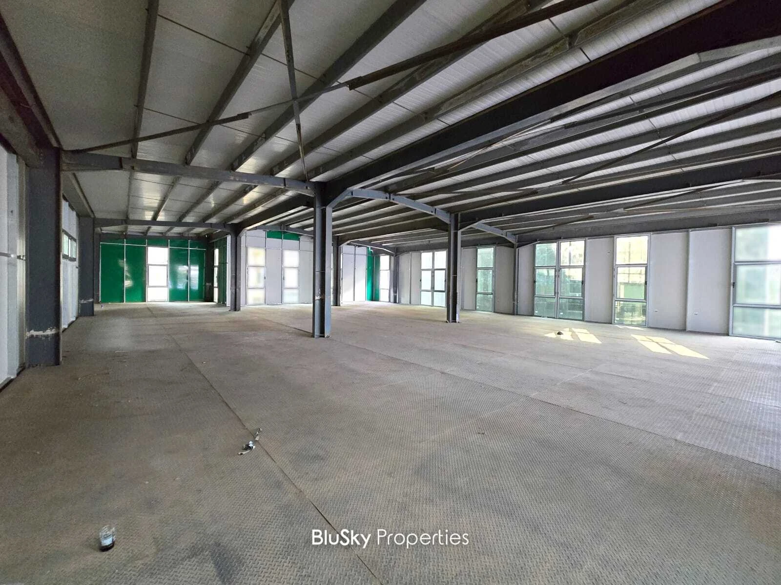 Showroom 700m² for Rent in Horch Tabet — الصورة 5
