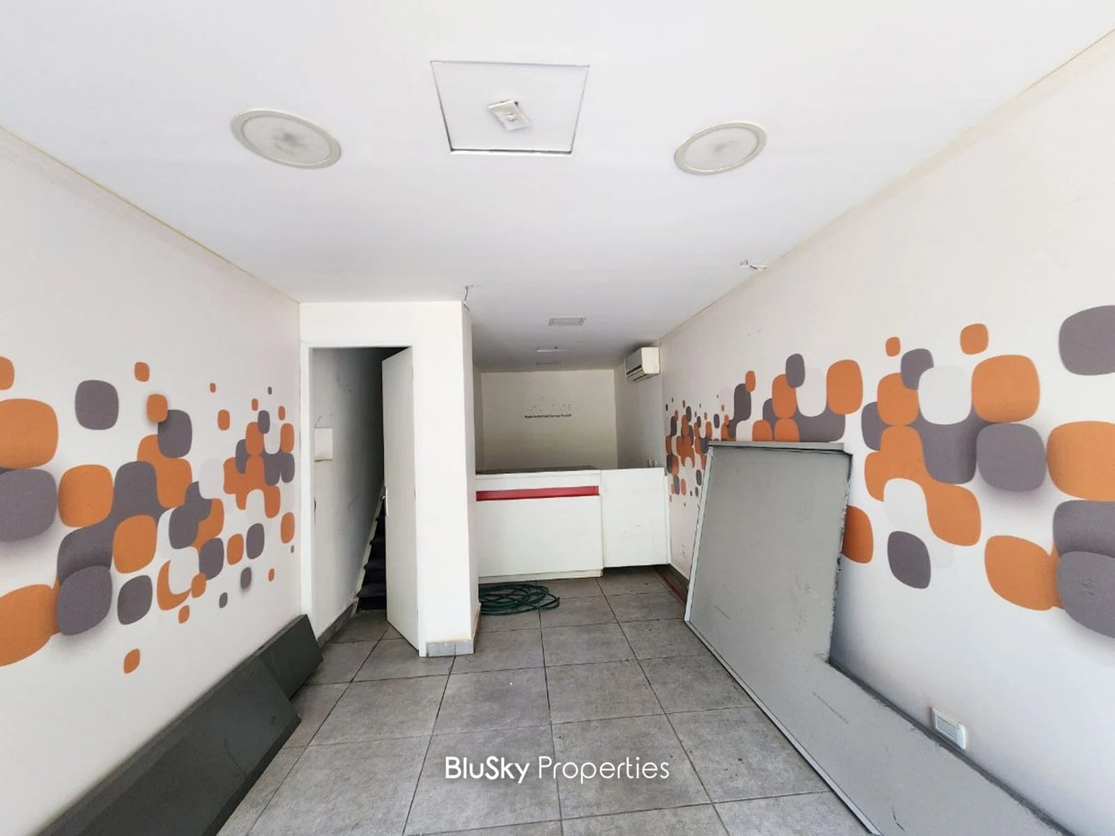 Shop 85m² for Rent in Horch Tabet — الصورة 2