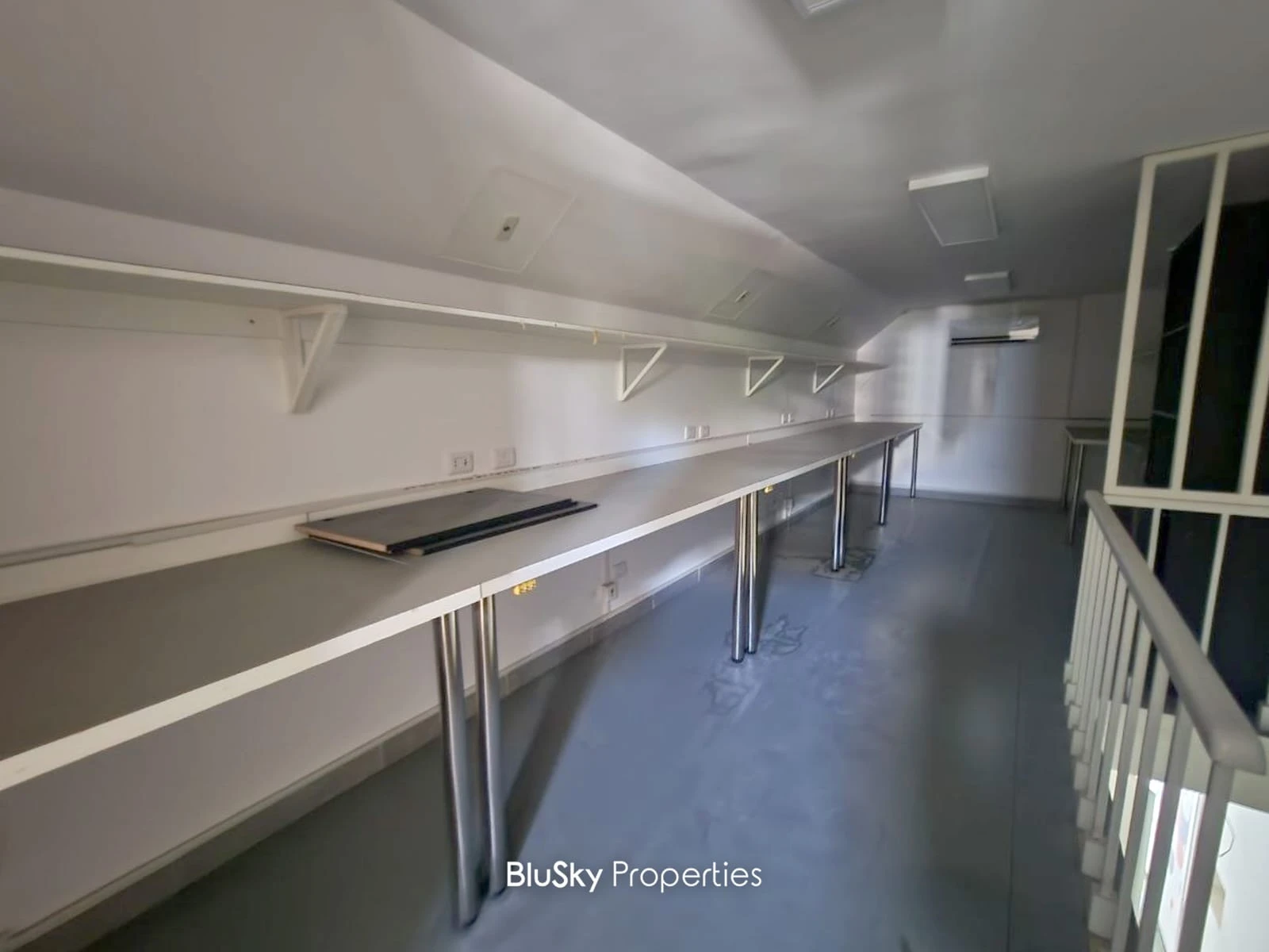 Shop 85m² for Rent in Horch Tabet — الصورة 4