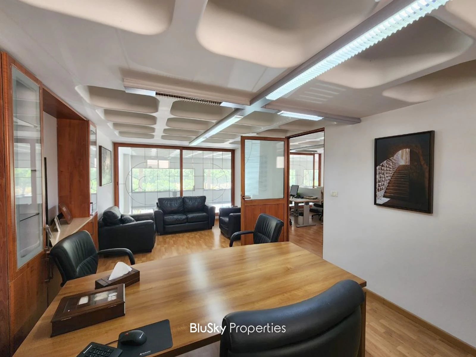Shop 900m² for Sale in Horch Tabet — photo 2