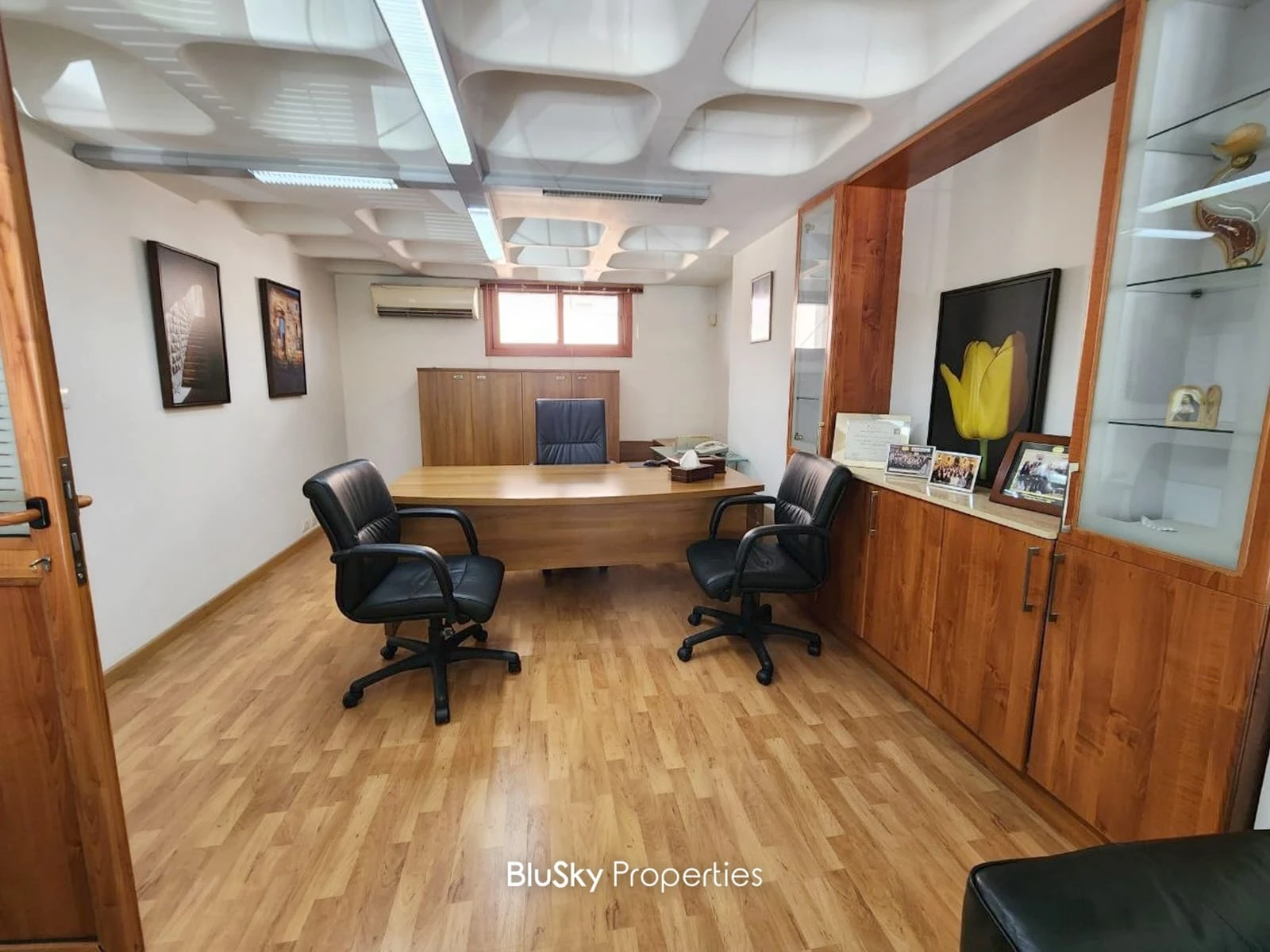 Shop 900m² for Sale in Horch Tabet — photo 5