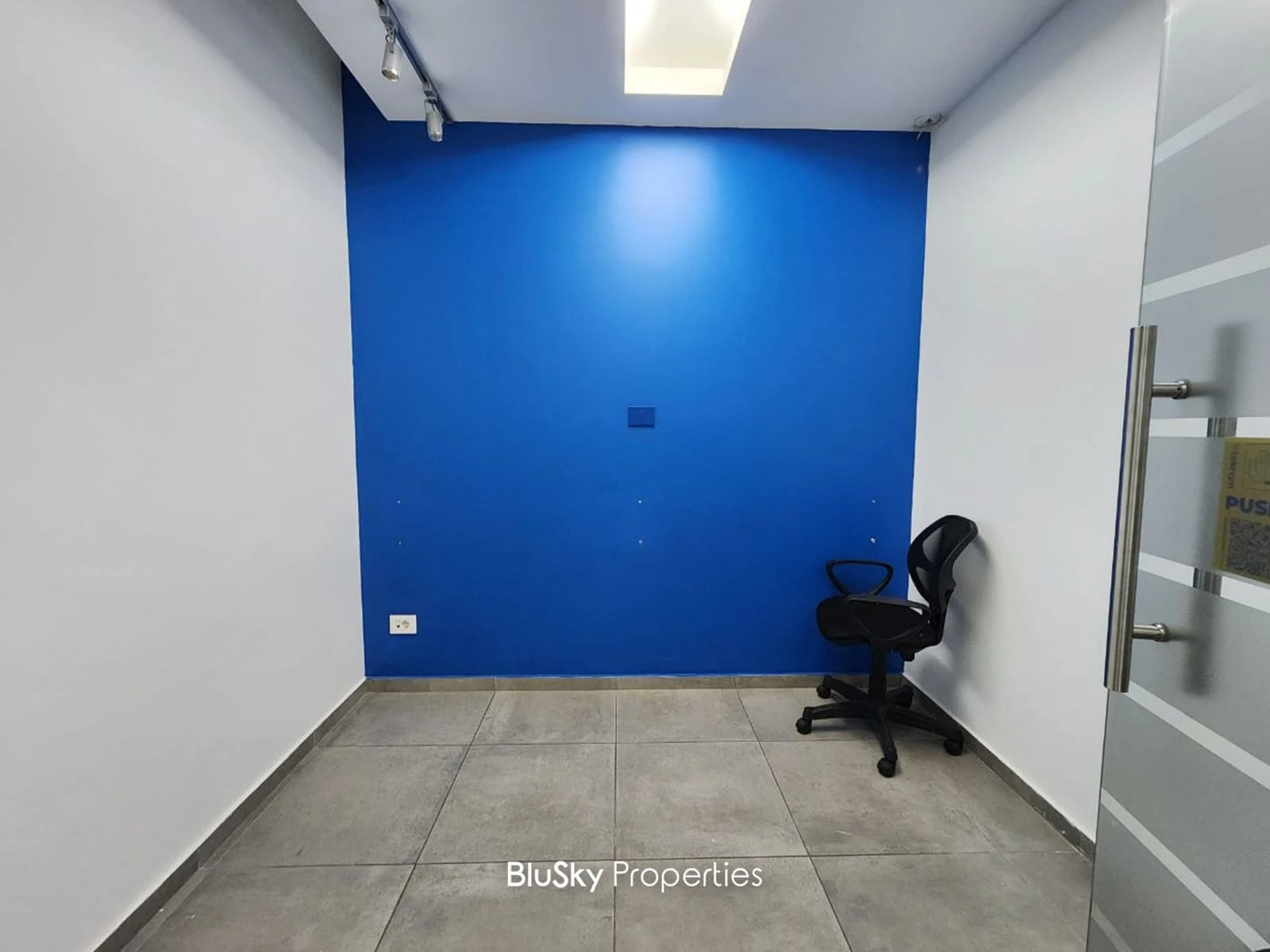 Office 90m² for Rent in Horch Tabet — الصورة 4