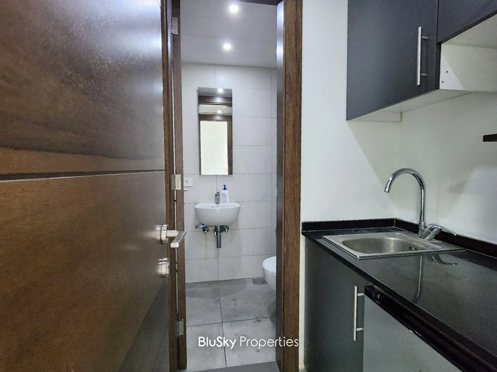 Office 90m² for Rent in Horch Tabet — الصورة 5