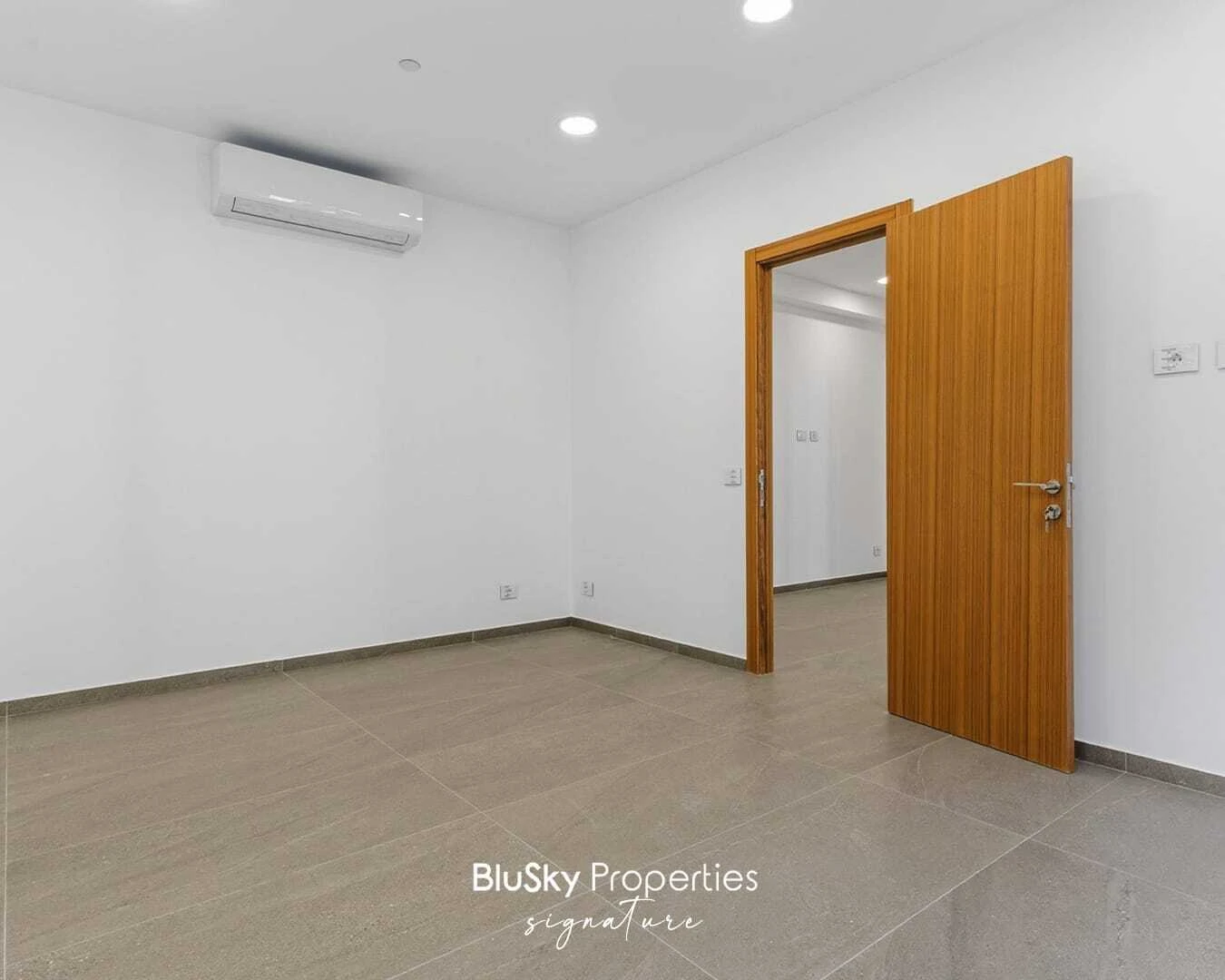 Office 97m² for Rent in Horch Tabet — الصورة 5