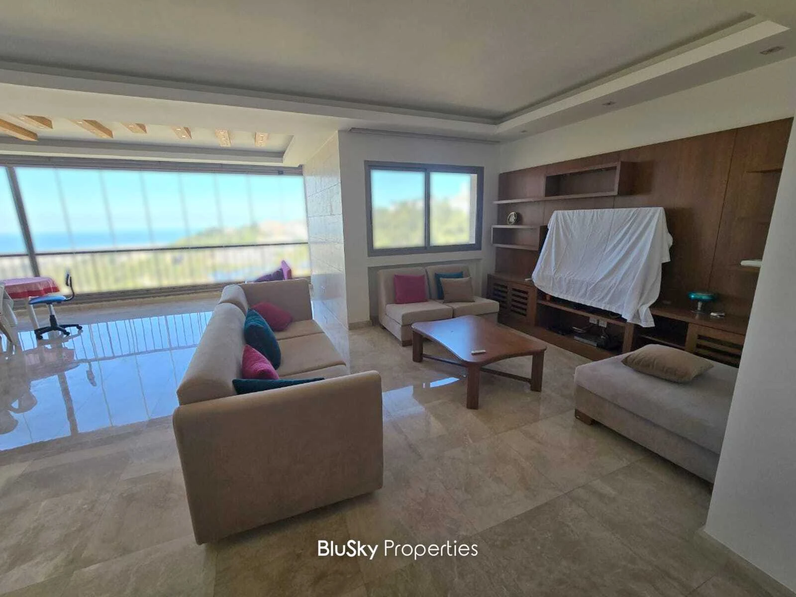 Apartment 190m² Sea View for Rent in Jamhour
