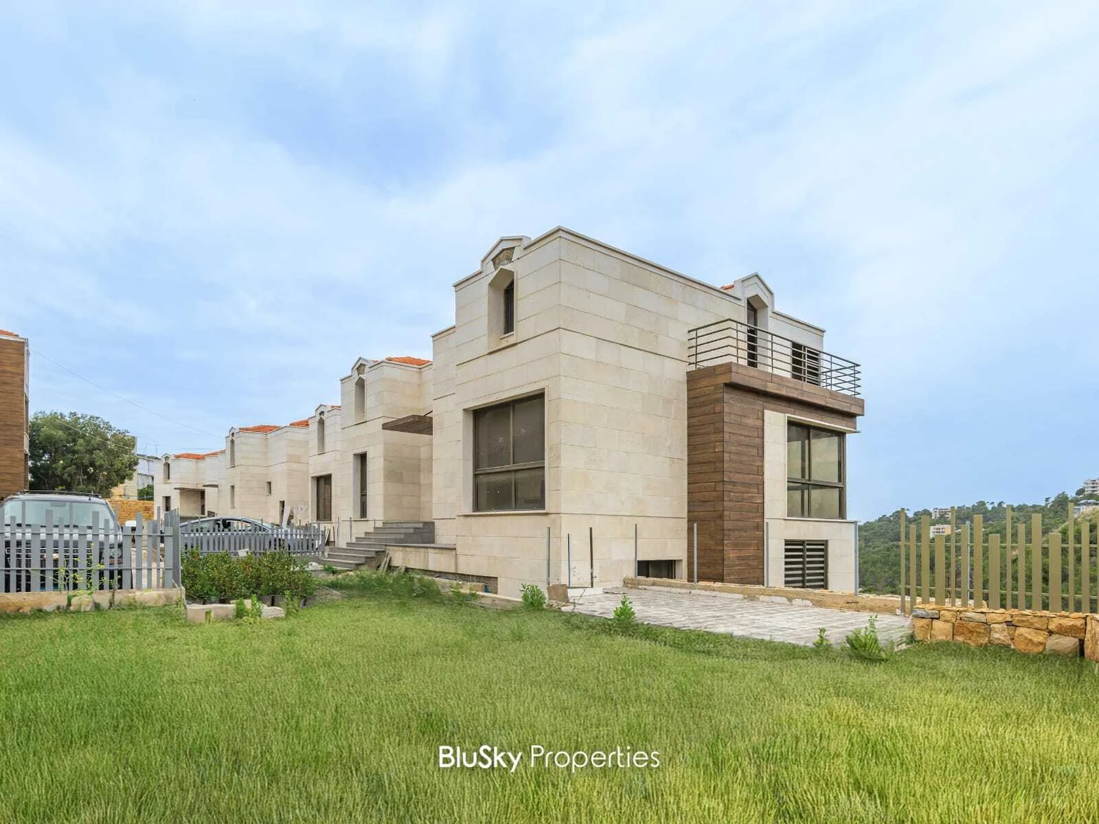 Villa 310m² Garden for Sale in Jamhour — photo 2