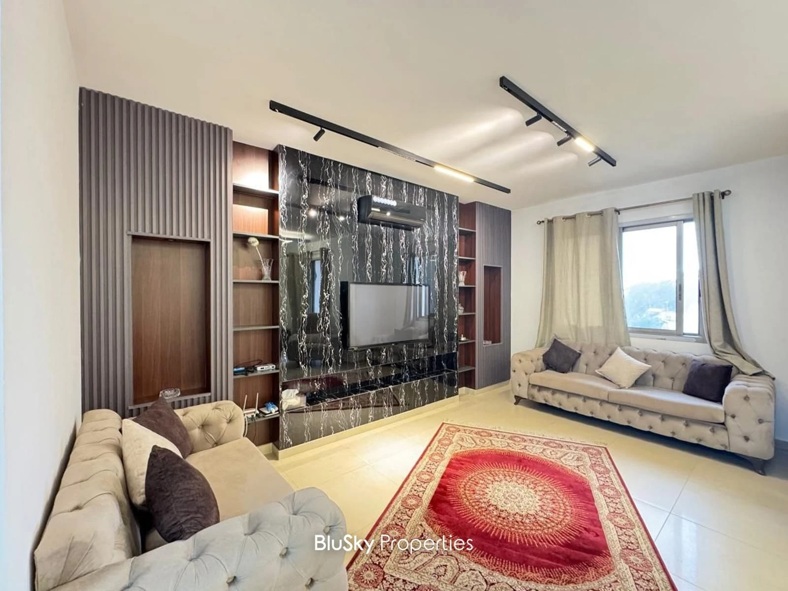 Apartment 140m² with Terrace for Sale in Jouret El Ballout