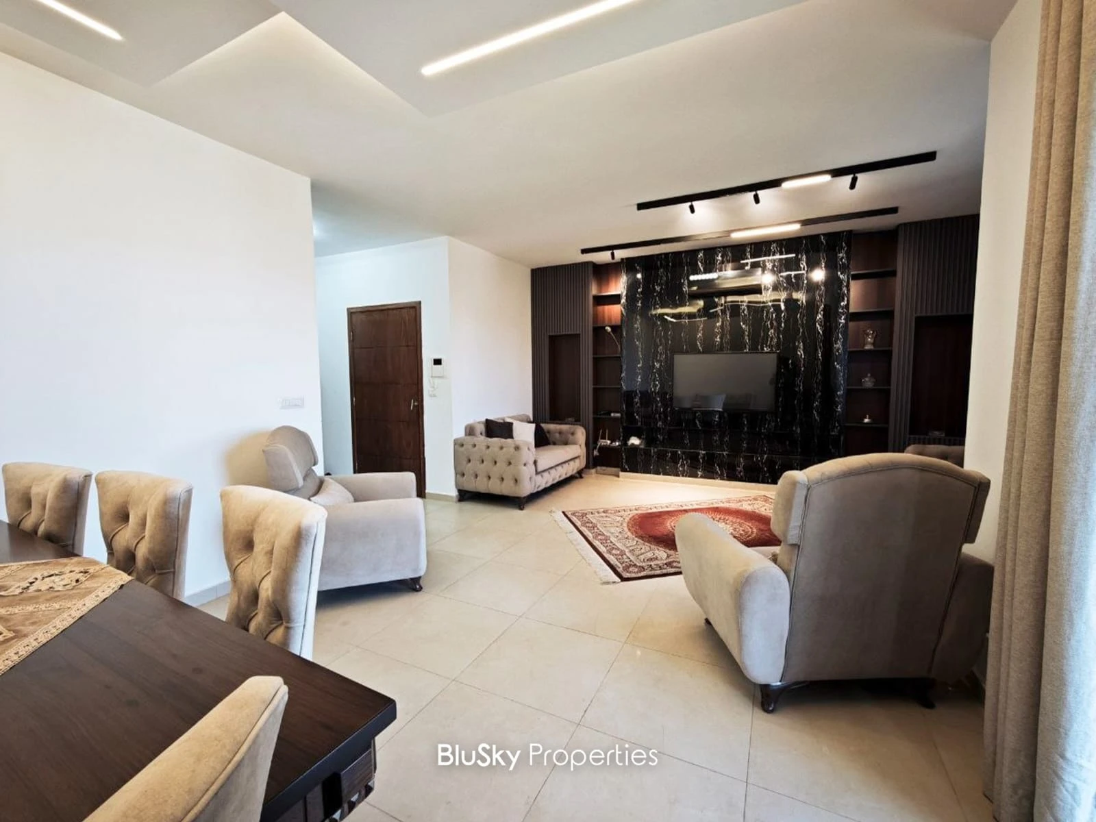 Apartment 140m² with Terrace for Sale in Jouret El Ballout — الصورة 5