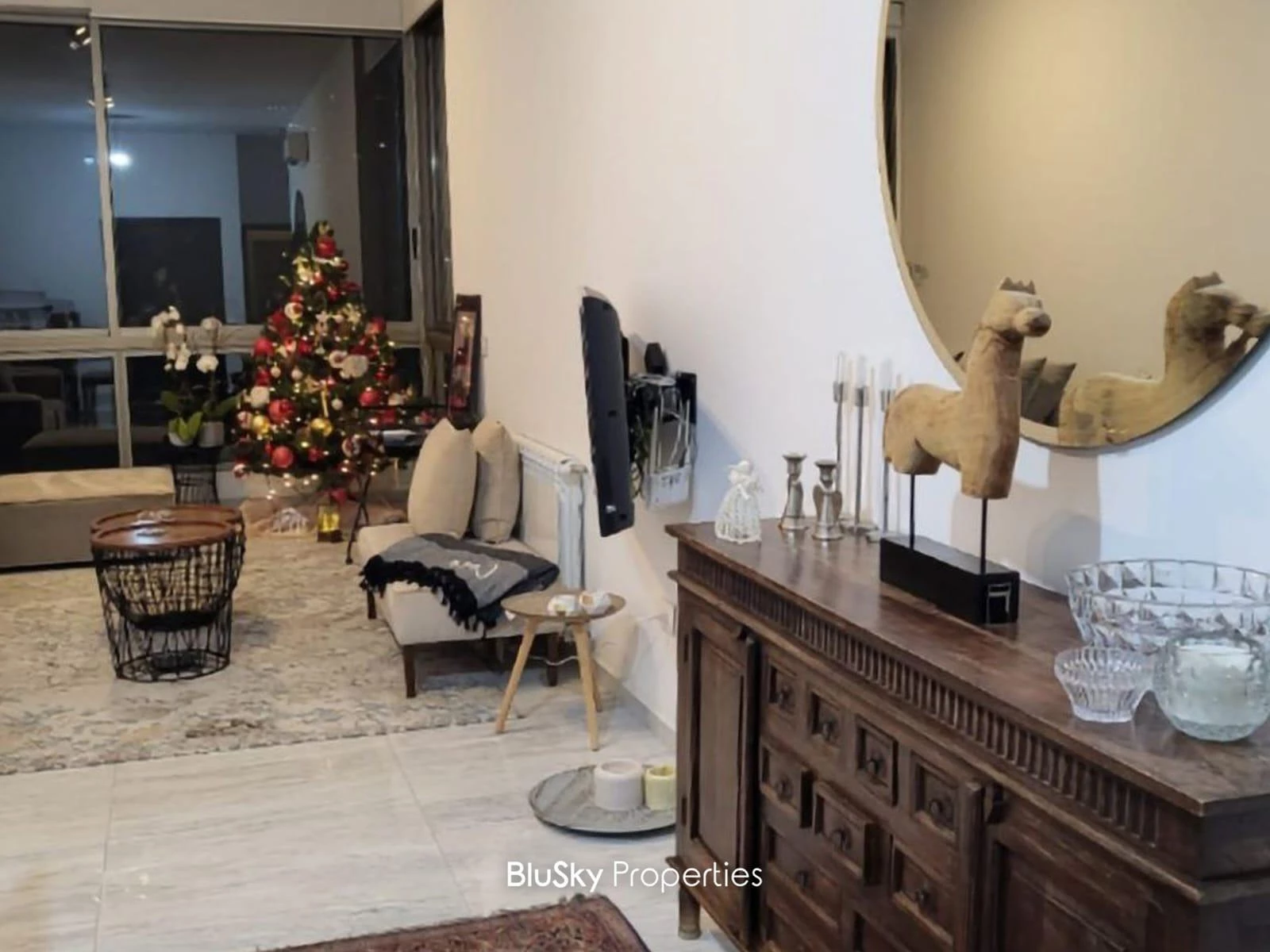 Apartment 145m² Terrace for Rent in Jouret El Ballout — الصورة 5