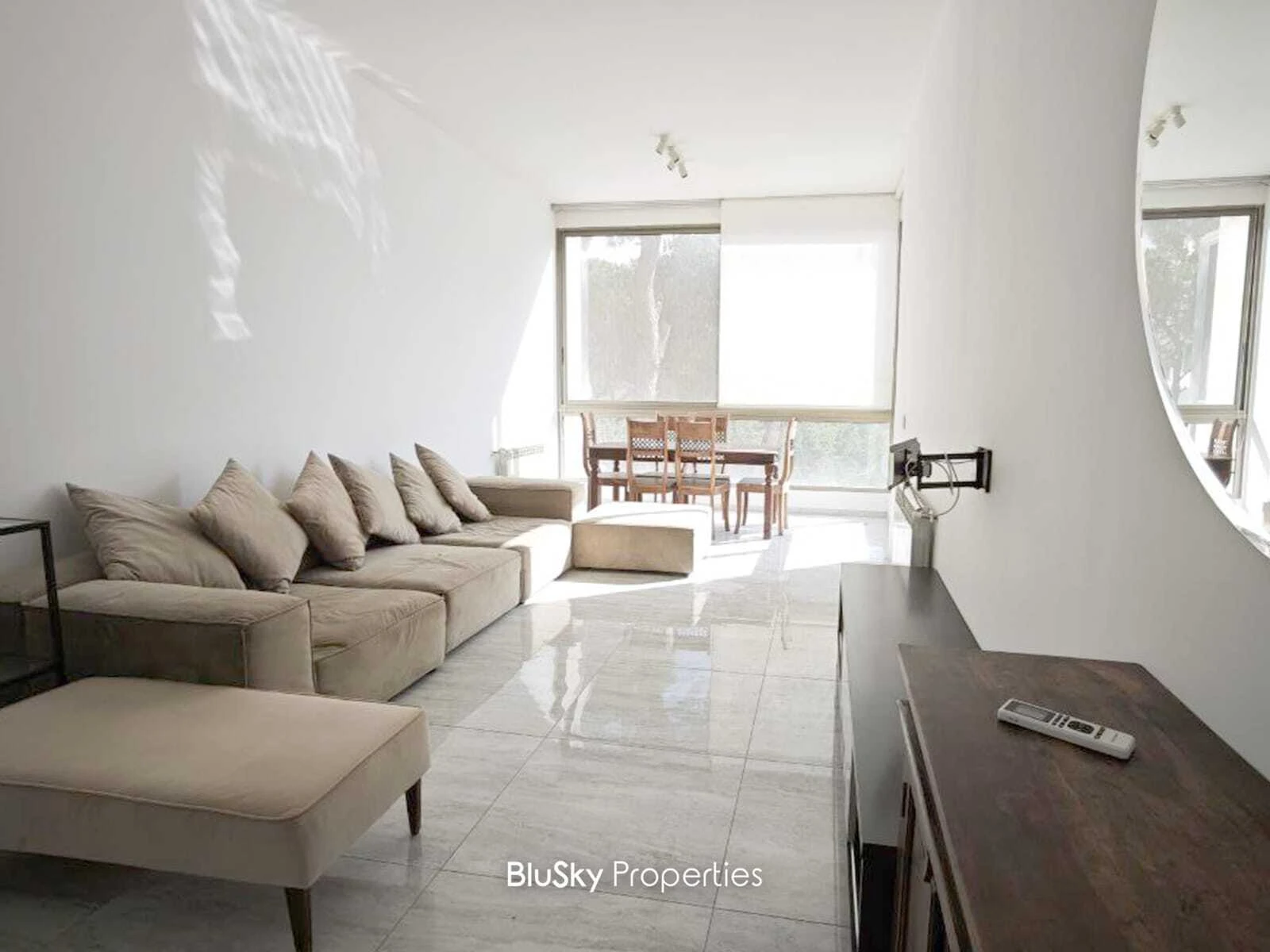 Apartment 145m² Garden for Rent in Jouret El Ballout — الصورة 1