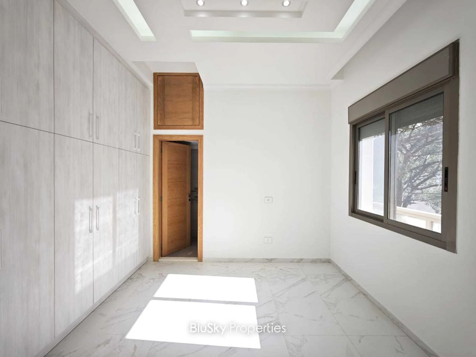 Apartment 145m² for Sale or Rent in Jouret El Ballout — photo 5