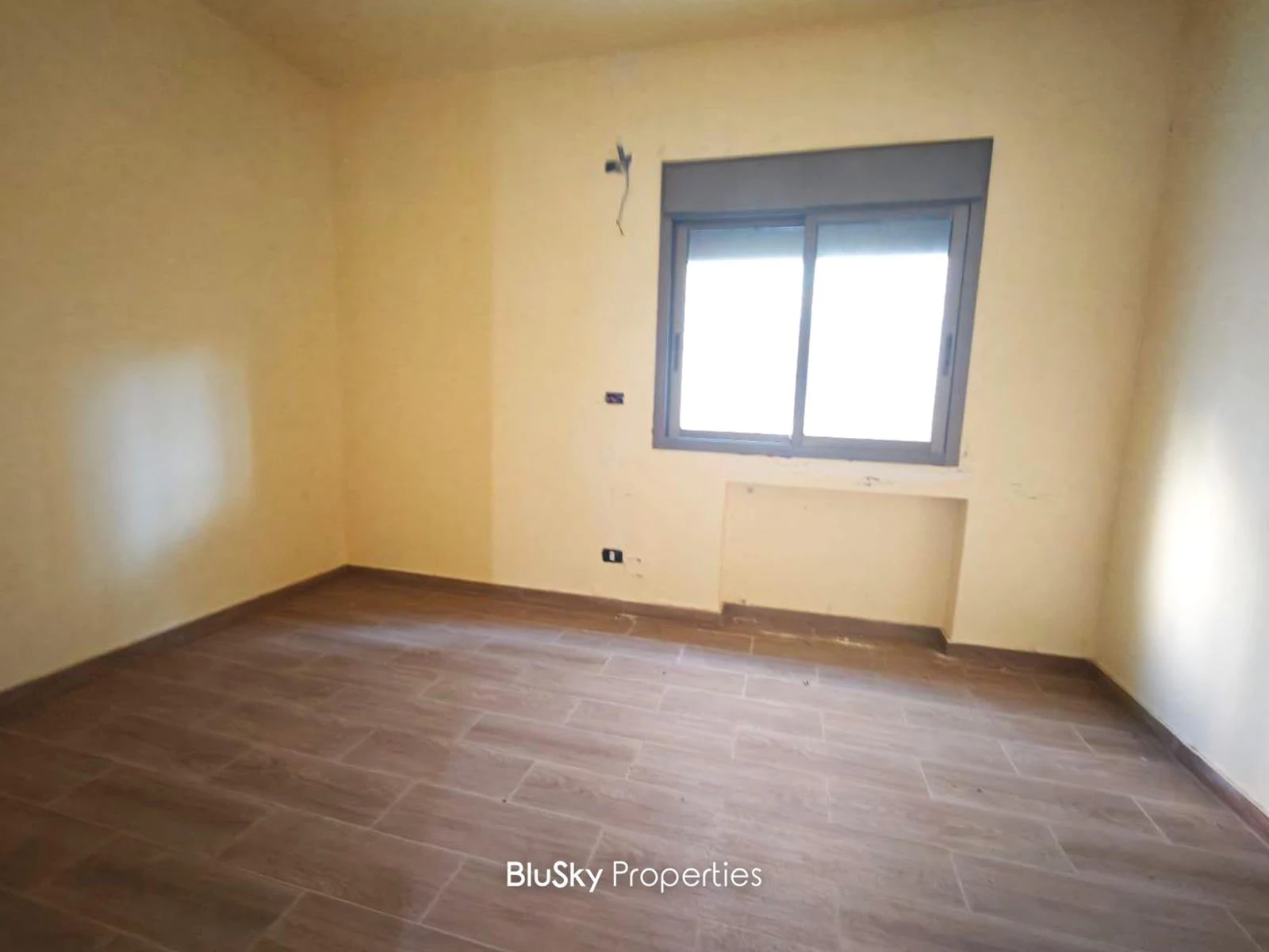 Apartment 150m² Garden for Rent in Jouret El Ballout — الصورة 4