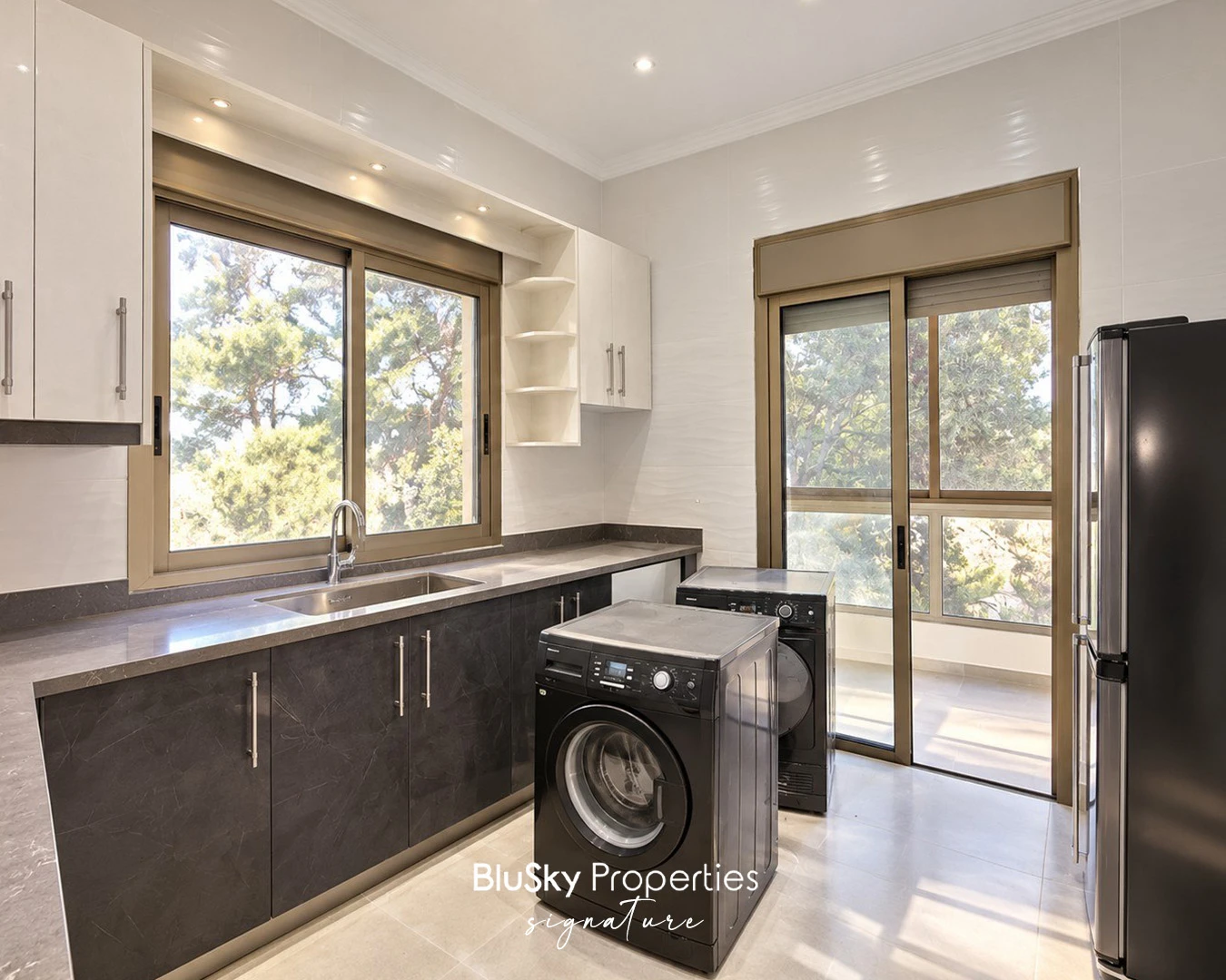 Apartment 150m² with Mountain View for Sale in Jouret El Ballout — photo 2