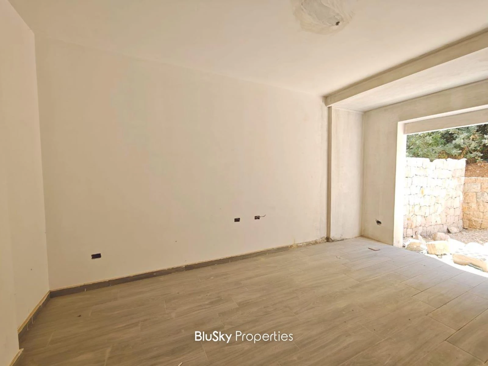 Apartment 150m² Terrace for Sale in Jouret El Ballout — photo 4