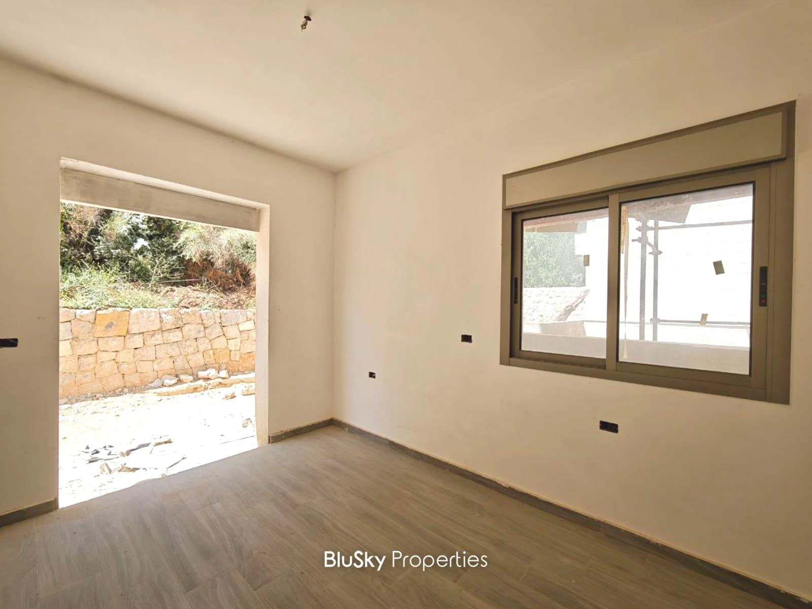 Apartment 150m² Terrace for Sale in Jouret El Ballout — photo 5