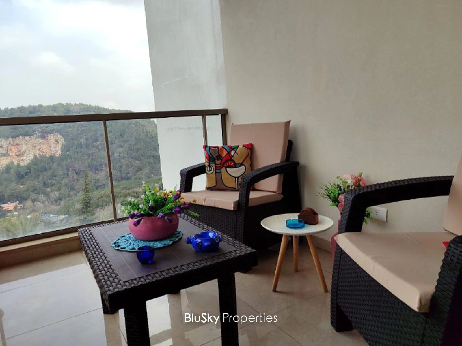 Duplex 200m² Terrace for Sale in Jouret El Ballout — الصورة 5
