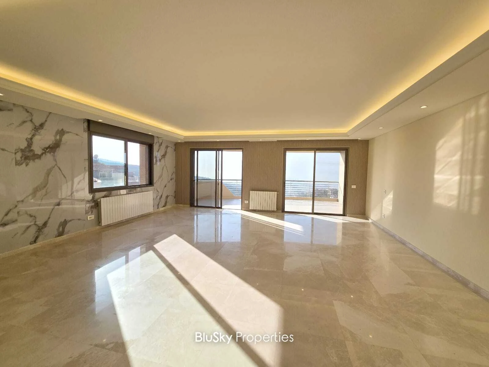 Apartment 280m² Sea View for Sale in Jouret El Ballout