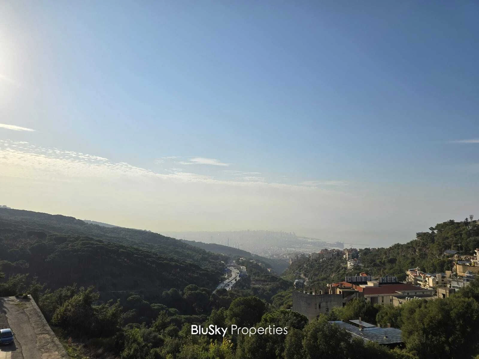 Apartment 280m² Sea View for Sale in Jouret El Ballout — photo 3