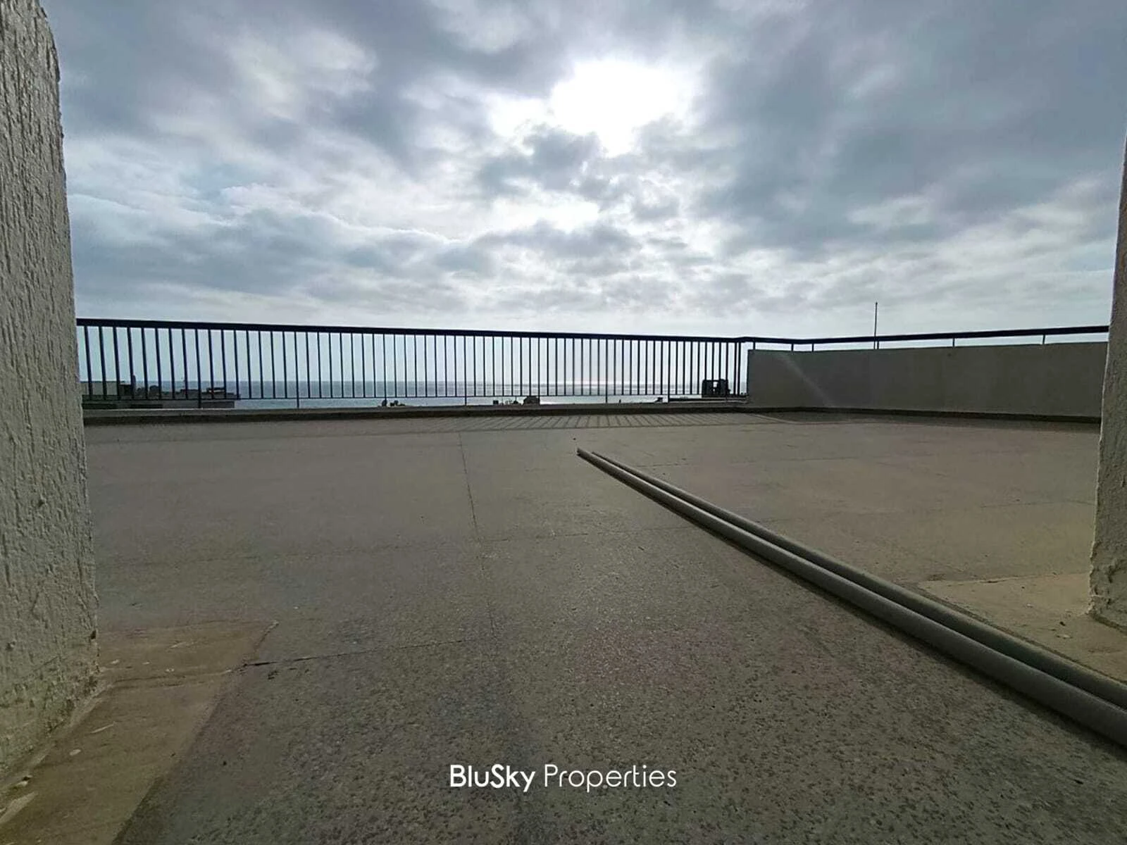 Rooftop 210m² Terrace for Sale in Jbeil — photo 3
