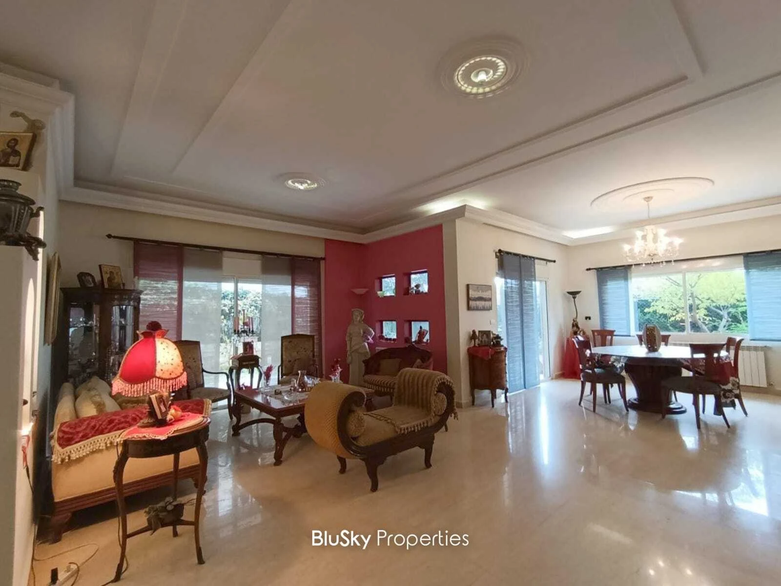 Apartment 320m² Garden for Sale in Jbeil