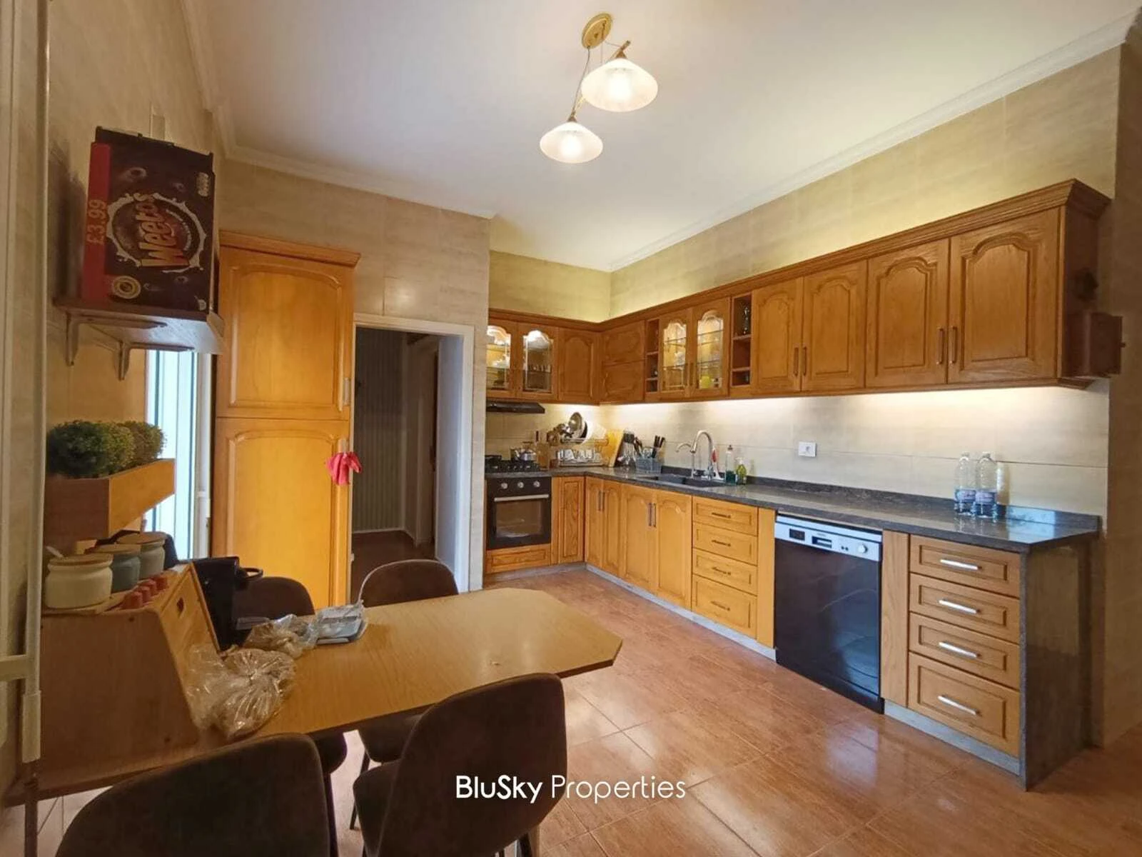 Apartment 320m² Garden for Sale in Jbeil — photo 4