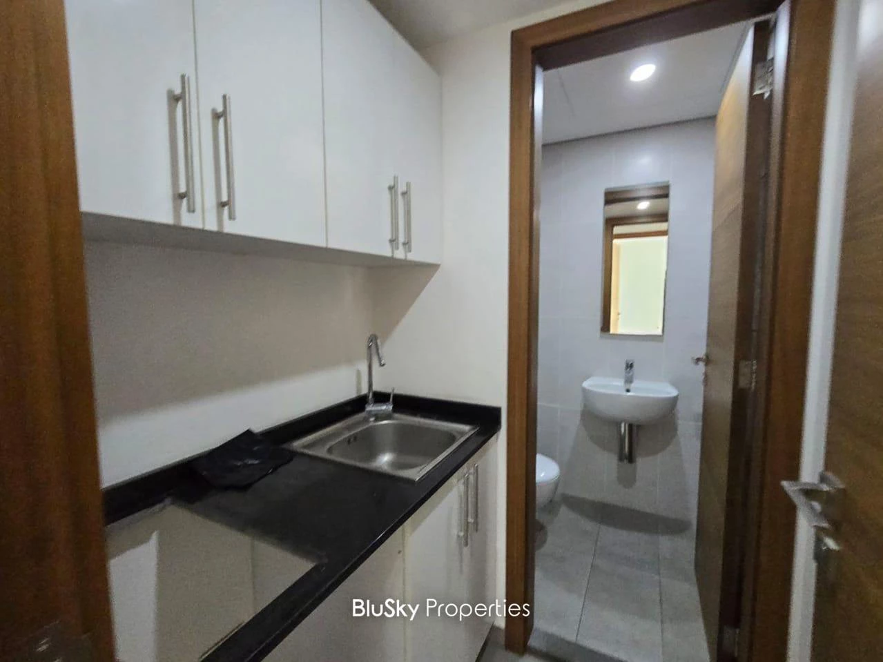 Office 100m² for Rent in Jdeideh — الصورة 5