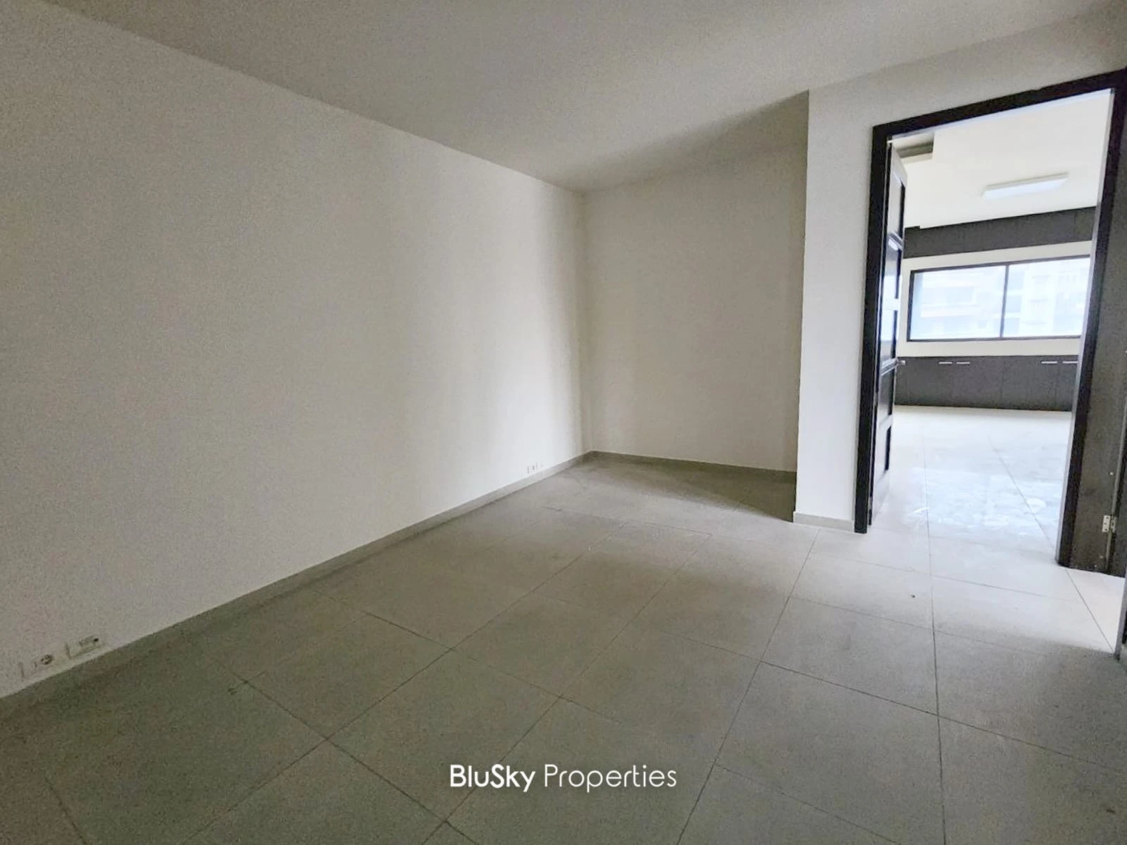 Office 120m² for Rent in Jdeideh — photo 5