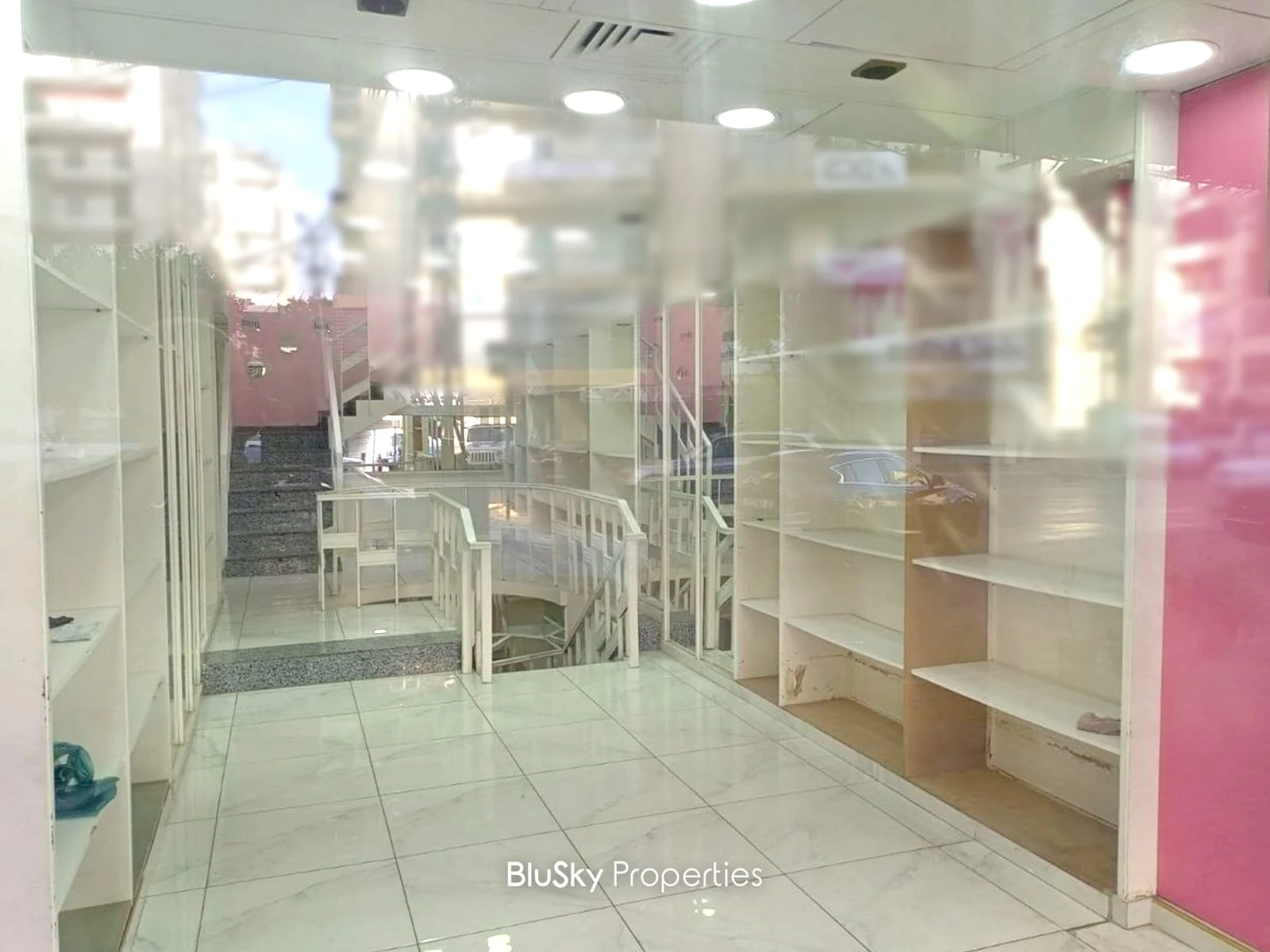 Shop 140m² for Rent in Jdeideh — الصورة 2