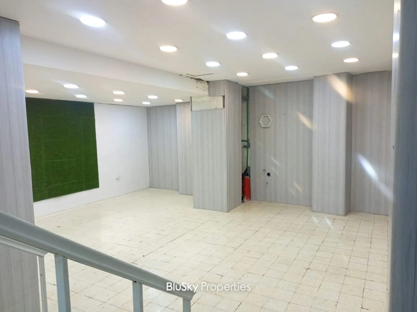 Shop 140m² for Rent in Jdeideh — الصورة 4