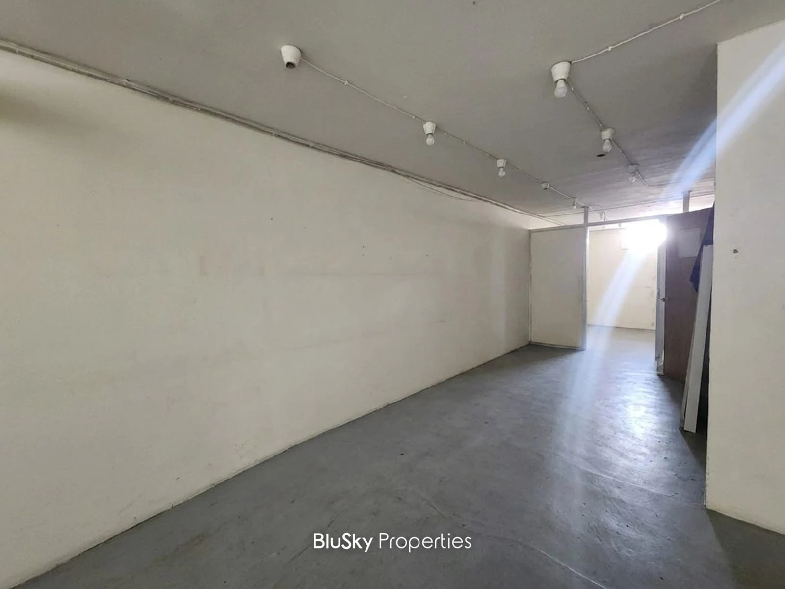 Shop 160m² for Sale in Jdeideh — photo 2