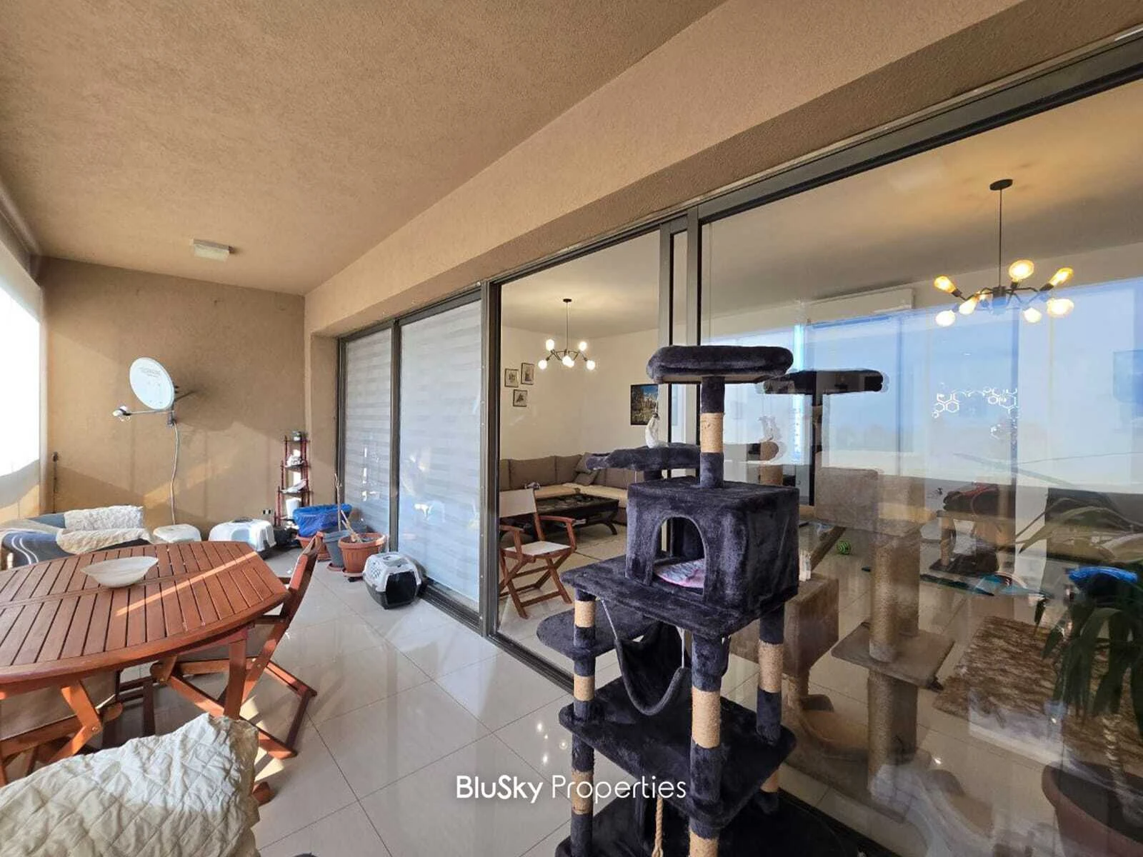 Apartment 166m² Balcony for Sale in Jdeideh — photo 2