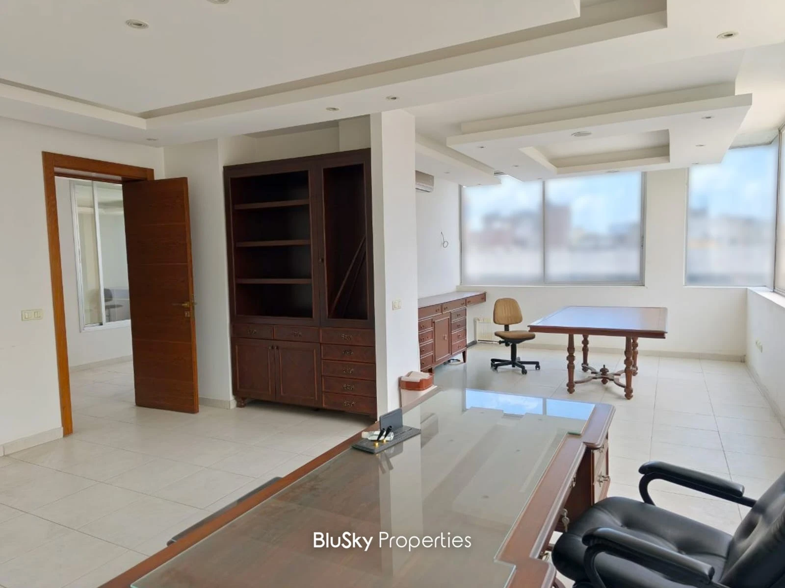 Office 200m² for Rent in Jdeideh — الصورة 3