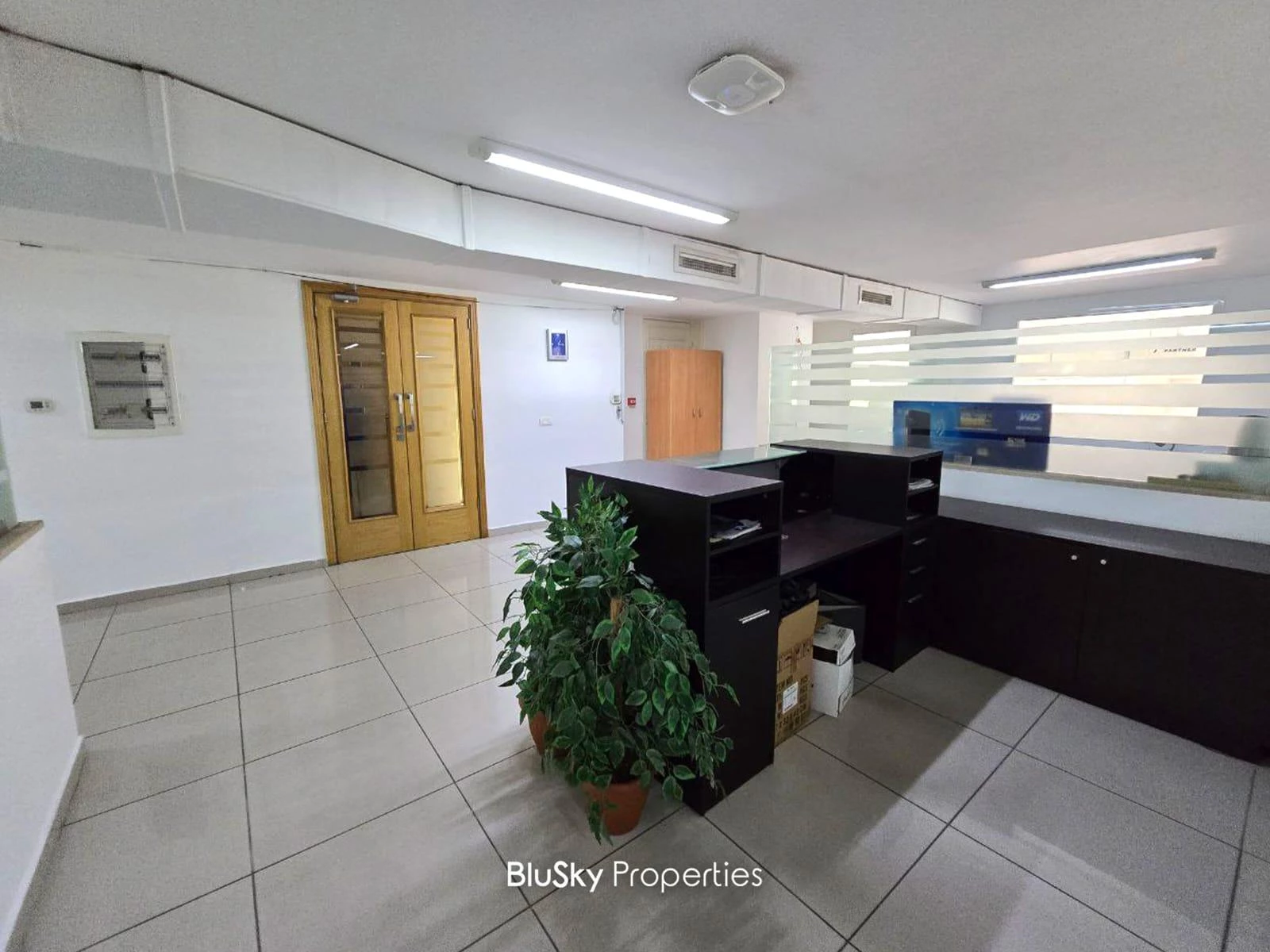 Office 200m² 9 Rooms for Rent in Jdeideh — الصورة 2