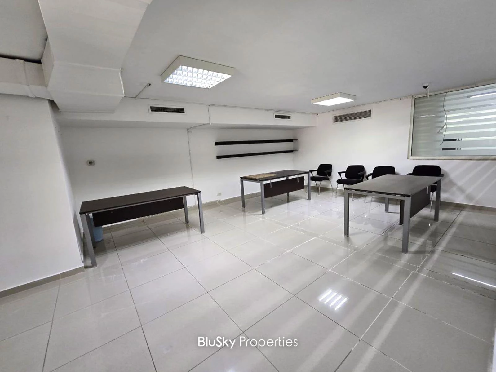 Office 200m² 9 Rooms for Rent in Jdeideh — الصورة 5