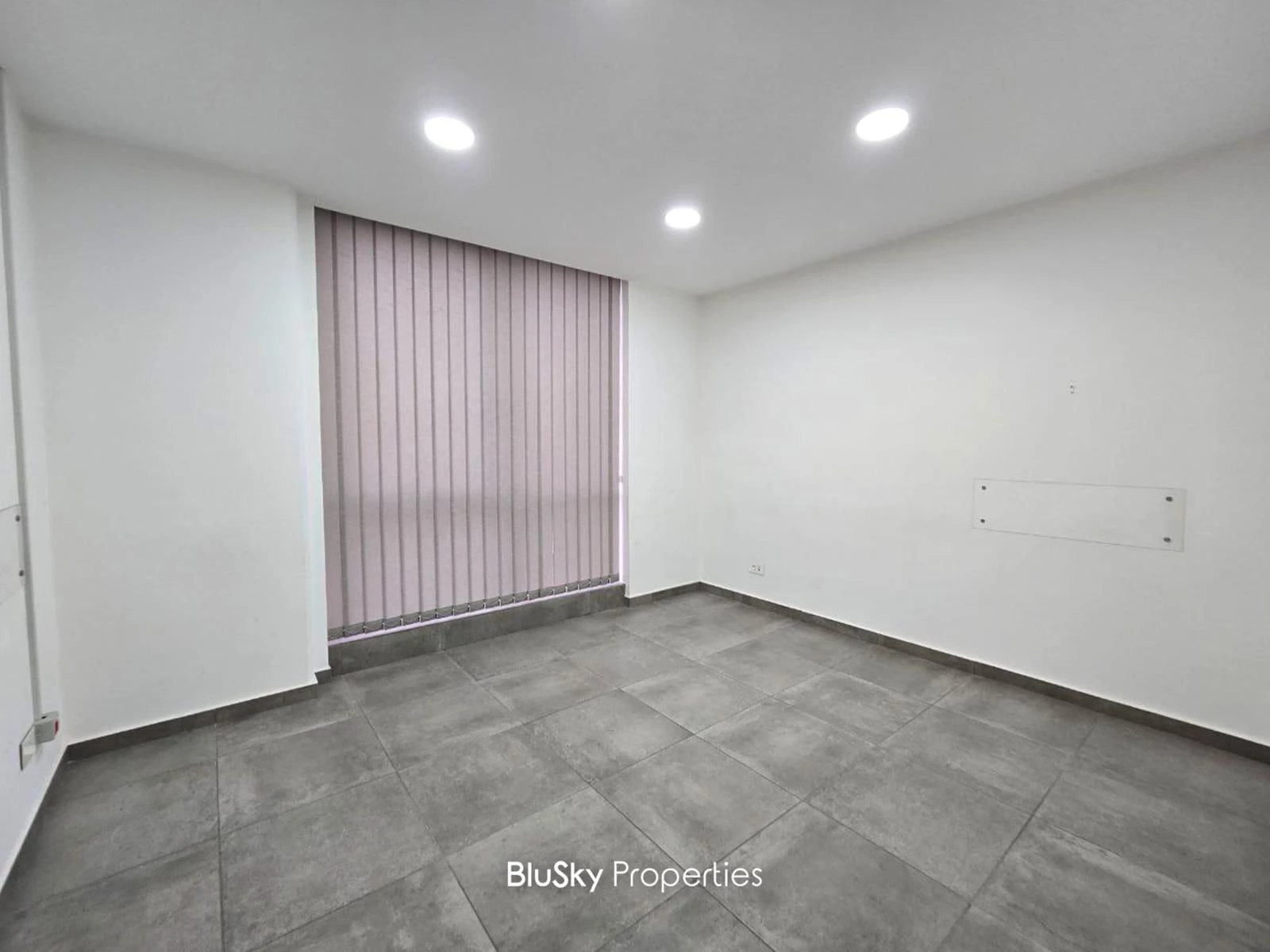 Office 236m² for Rent in Jdeideh — photo 5