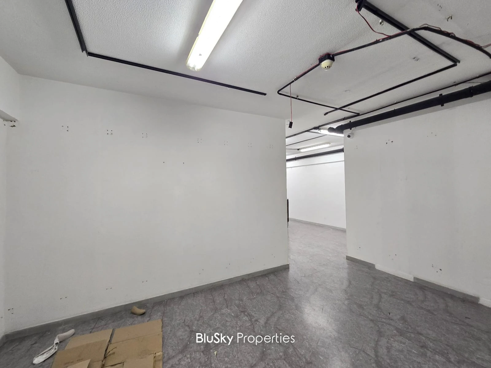 Shop Triplex 360m² for Rent in Jdeideh — الصورة 3