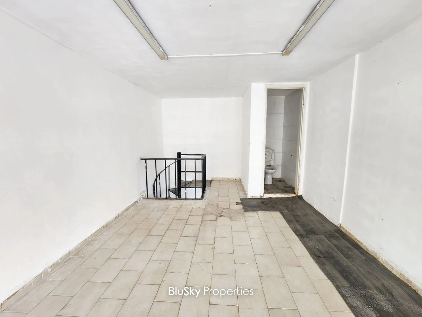 Shop 80m² for Rent in Jdeideh — photo 2