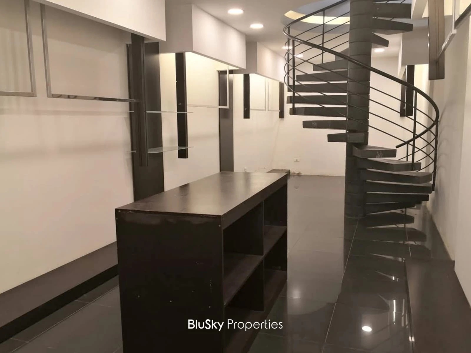 Shop 110m² for Rent in Jal El Dib — الصورة 2