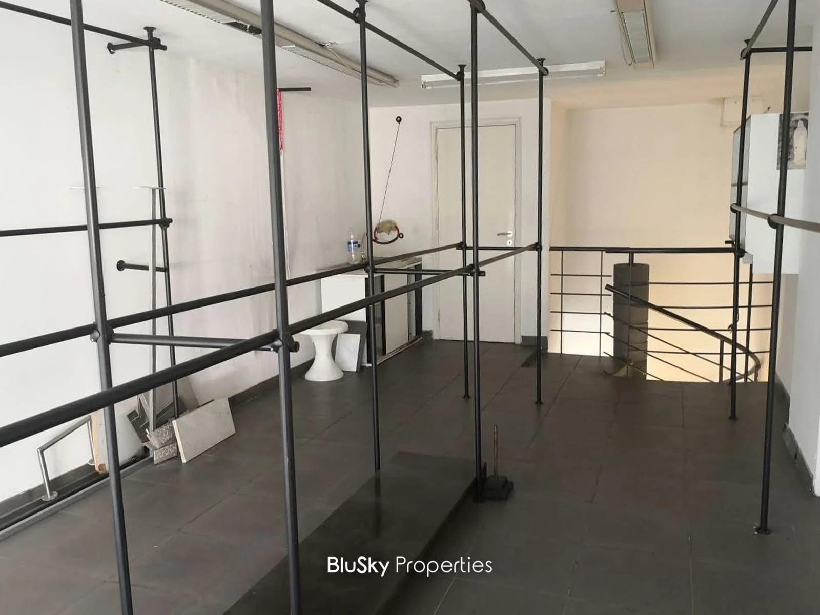 Shop 110m² for Rent in Jal El Dib — الصورة 4