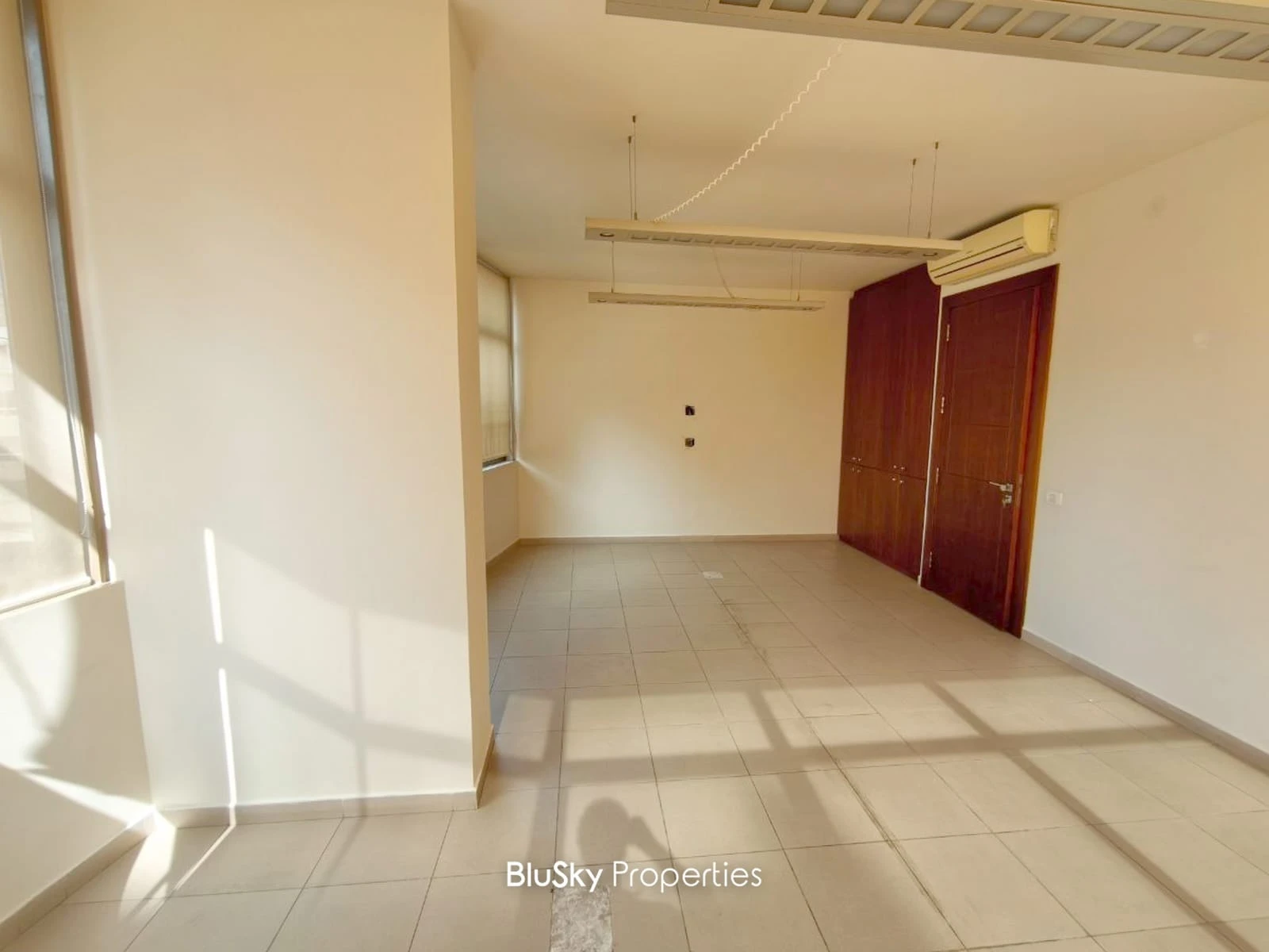 Office 115m² for Rent in Jal El Dib — photo 3