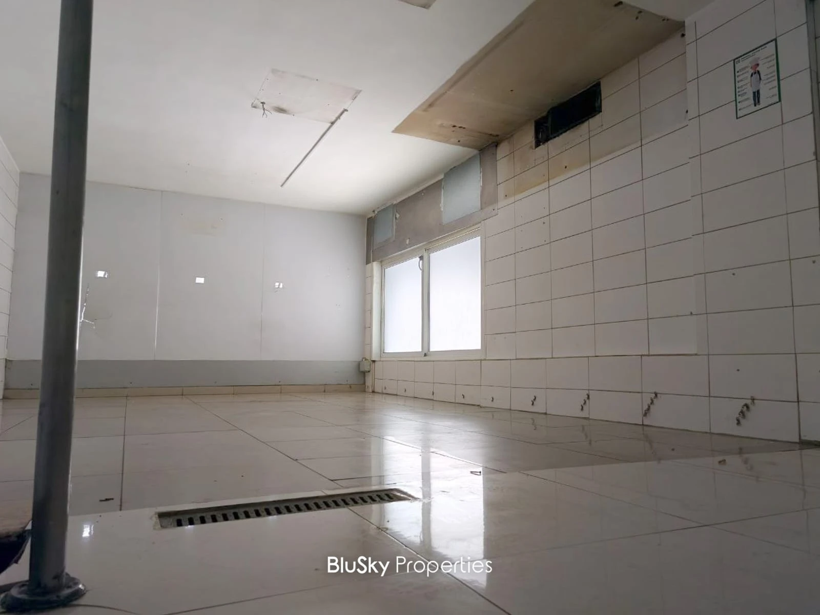 Shop 175m² for Rent in Jal El Dib — photo 2