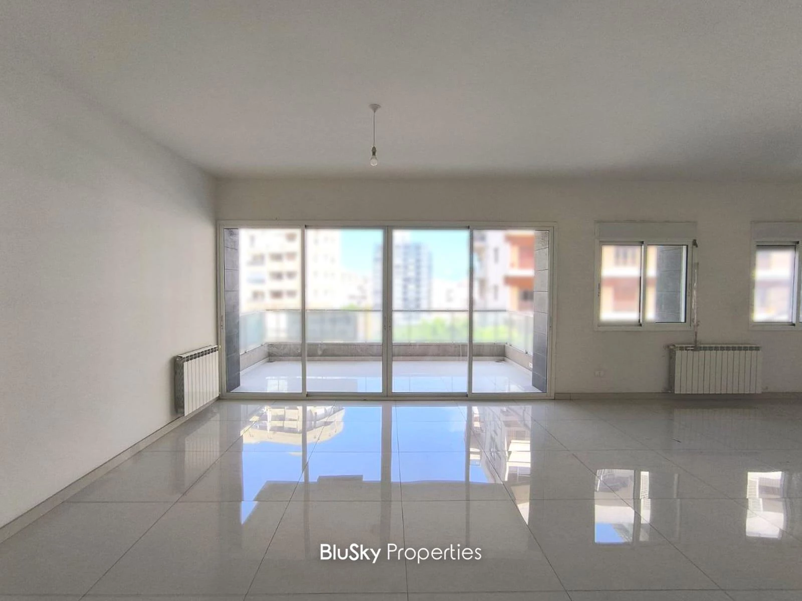 Apartment 194m² Balcony for Sale in Jal El Dib — photo 2