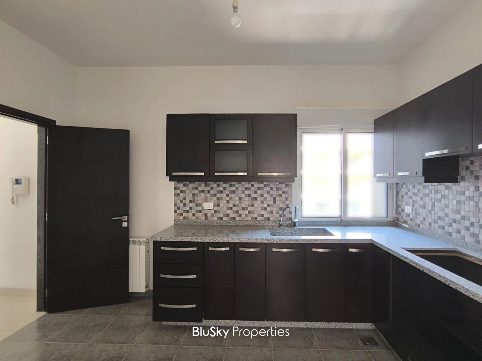 Apartment 194m² Balcony for Sale in Jal El Dib — photo 3