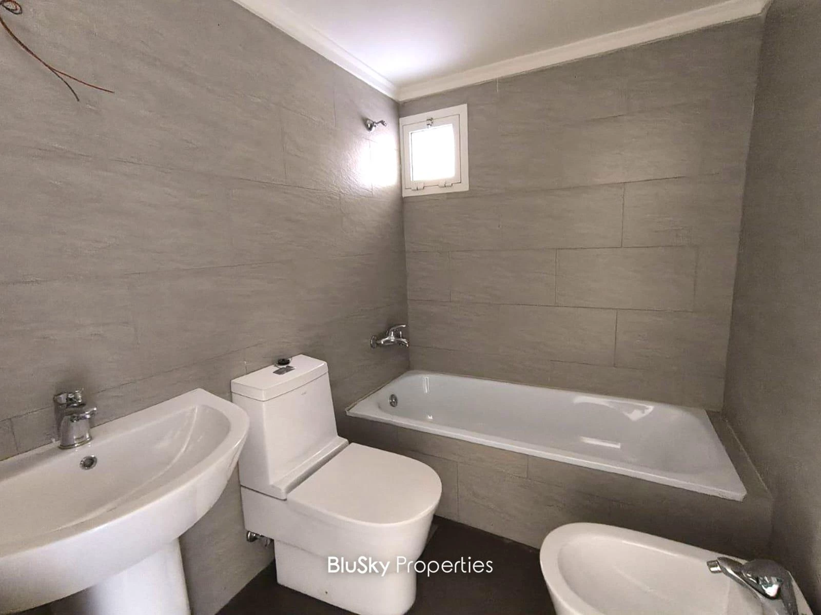 Apartment 194m² Balcony for Sale in Jal El Dib — photo 5