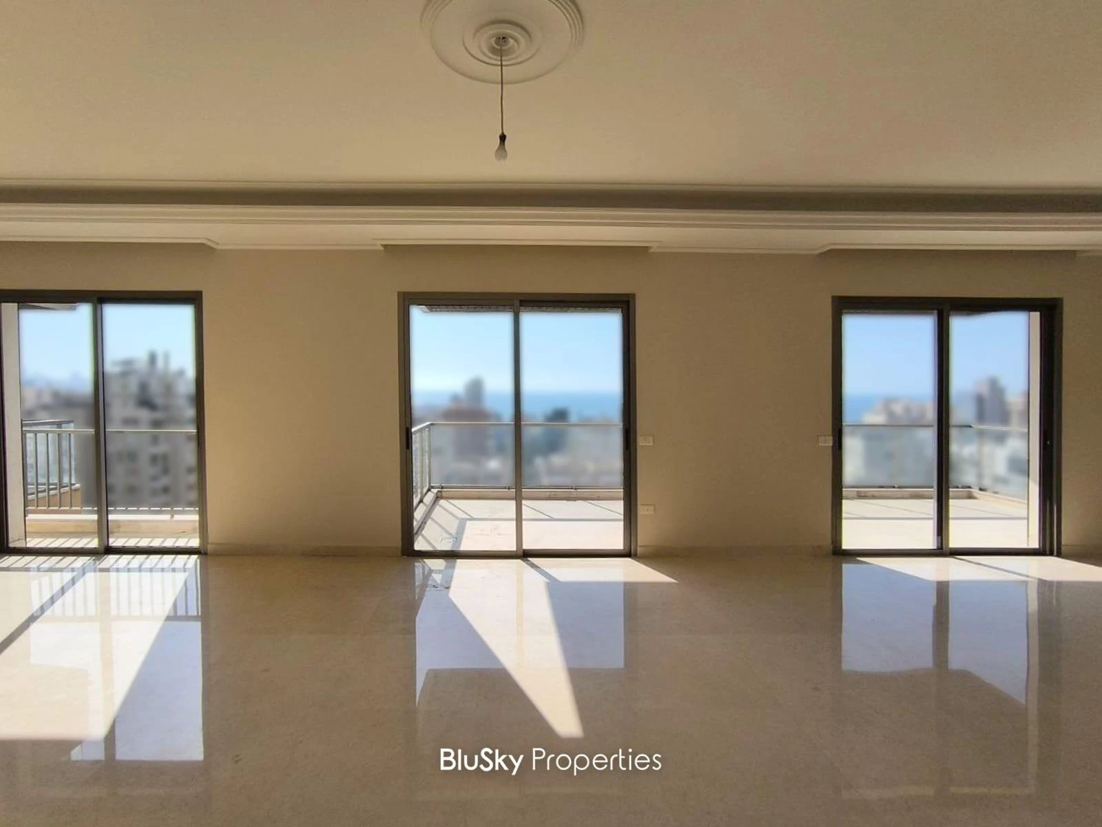 Apartment 264m² Sea View for Sale in Jal El Dib — photo 2