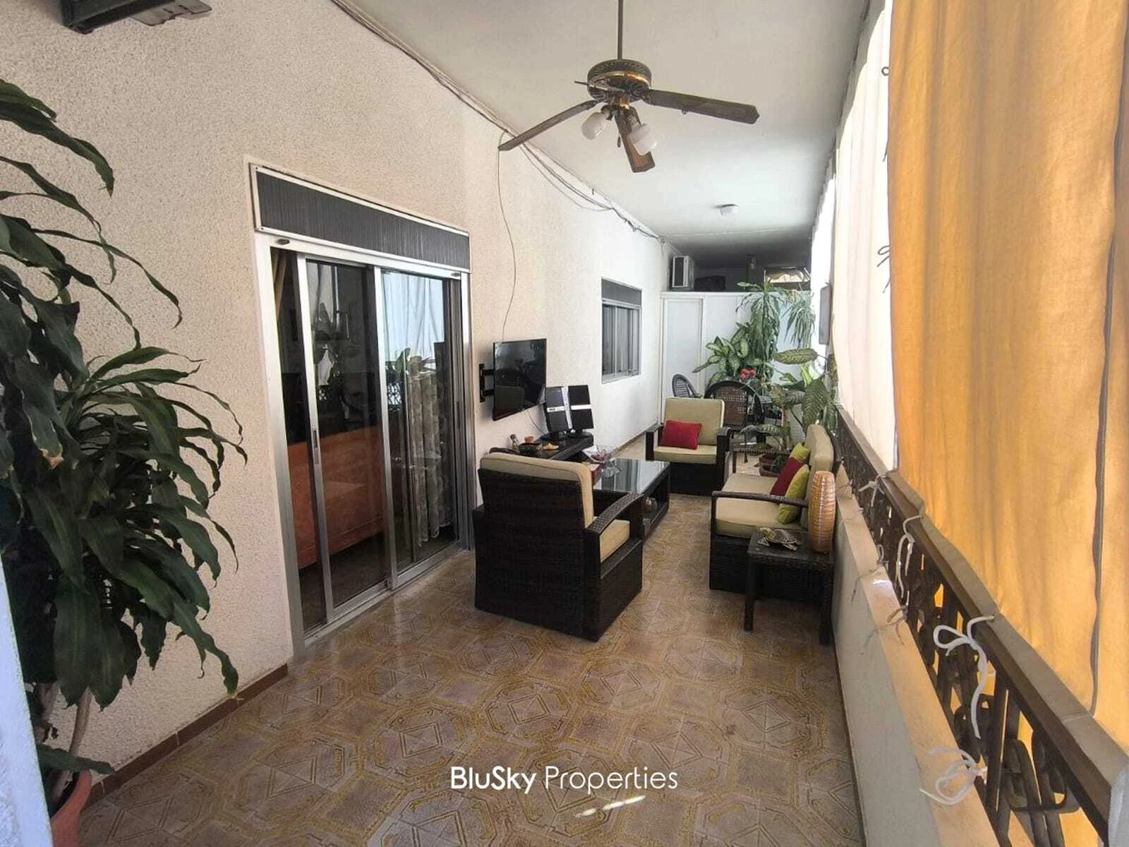Apartment 320m² Balcony for Sale in Jal El Dib — photo 2